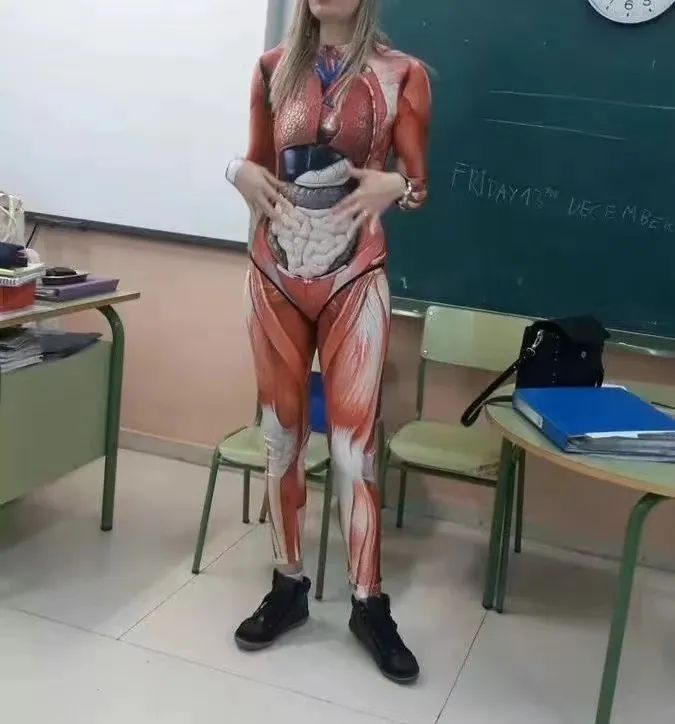 字母圈曾经梦想做“手黑严主”,现在卷技能卷到想哭 字母圈曾经梦想做“手黑严主”,现在卷技能卷到想哭