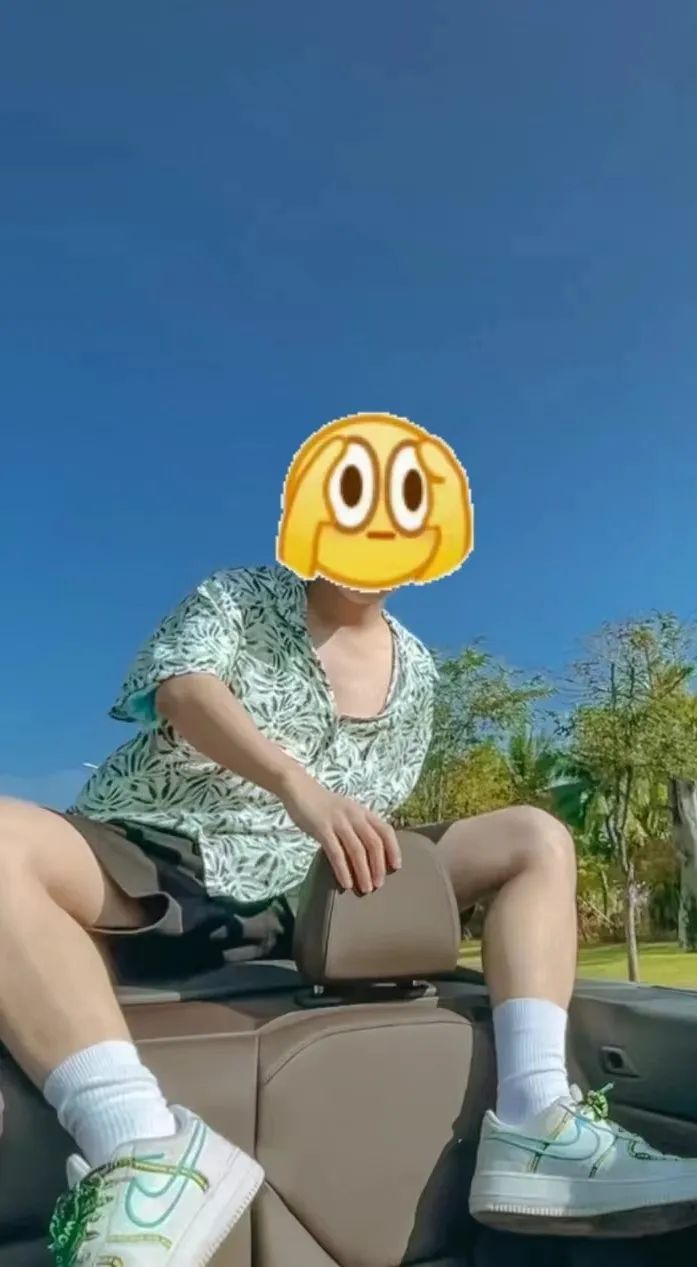 AI乱擦边,看客也懵圈 AI乱擦边,看客也懵圈